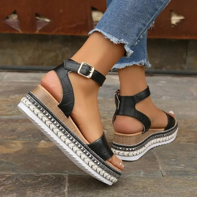 CLOG WEDGE BUCKLE LOW SANDALS