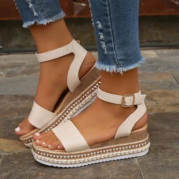 CLOG WEDGE BUCKLE LOW SANDALS